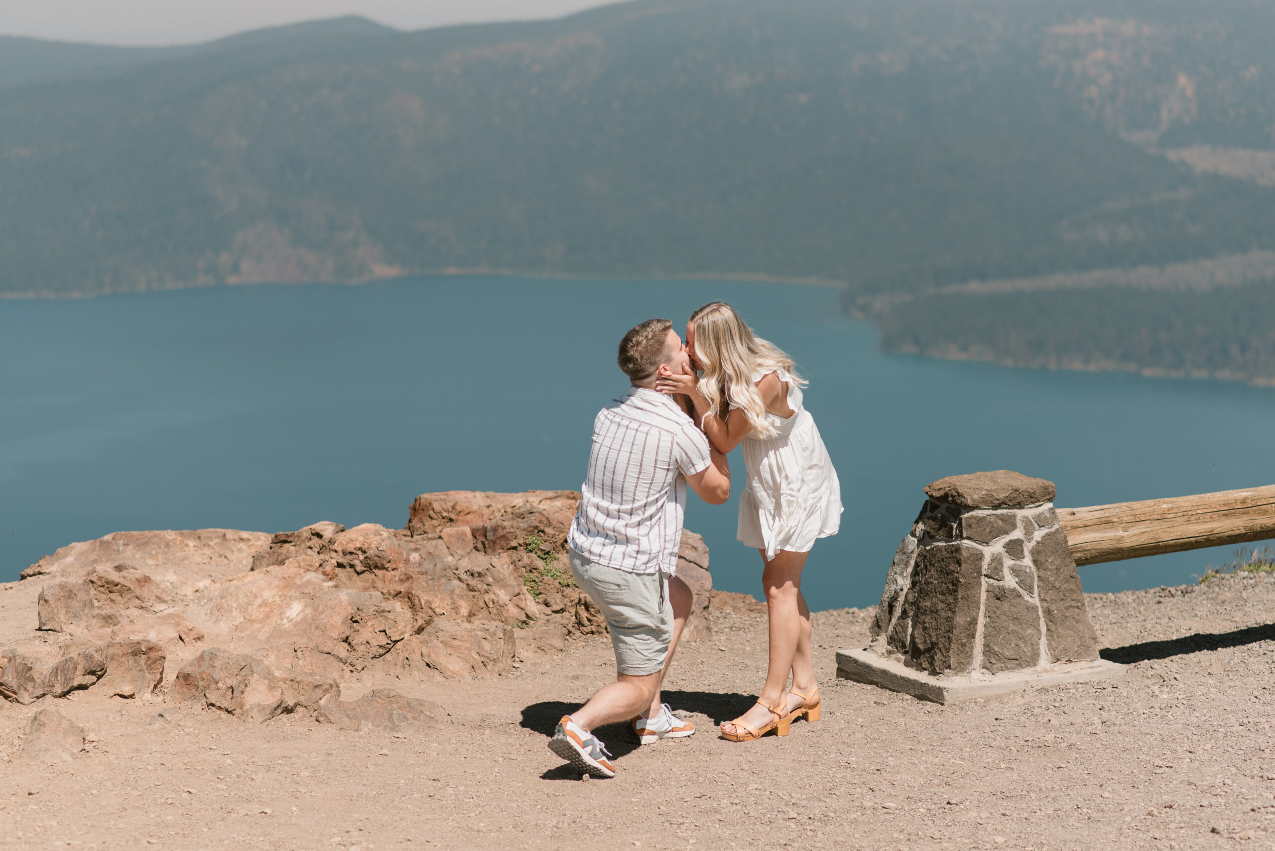 couple kissing at oregon proposal 