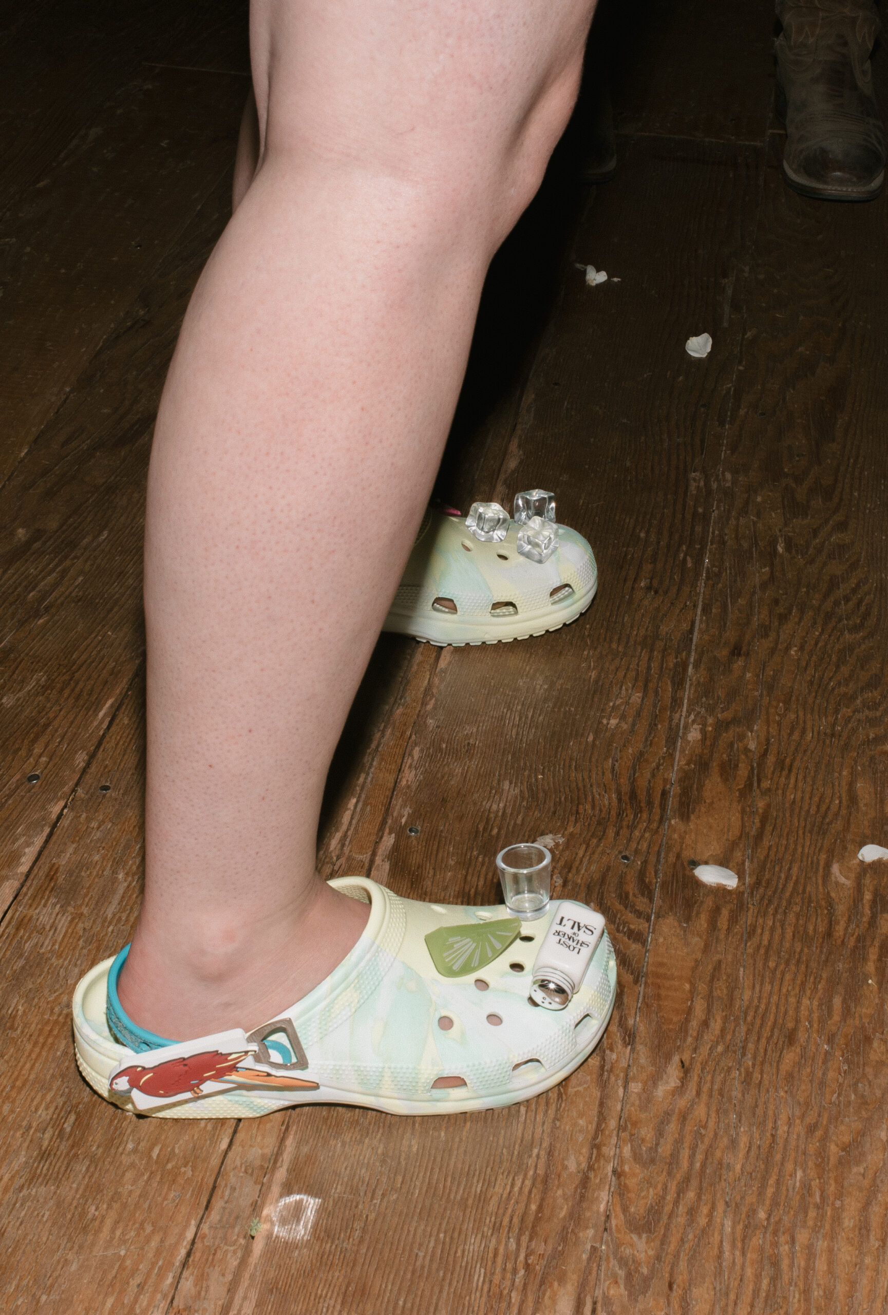 crock shoes with decorations 