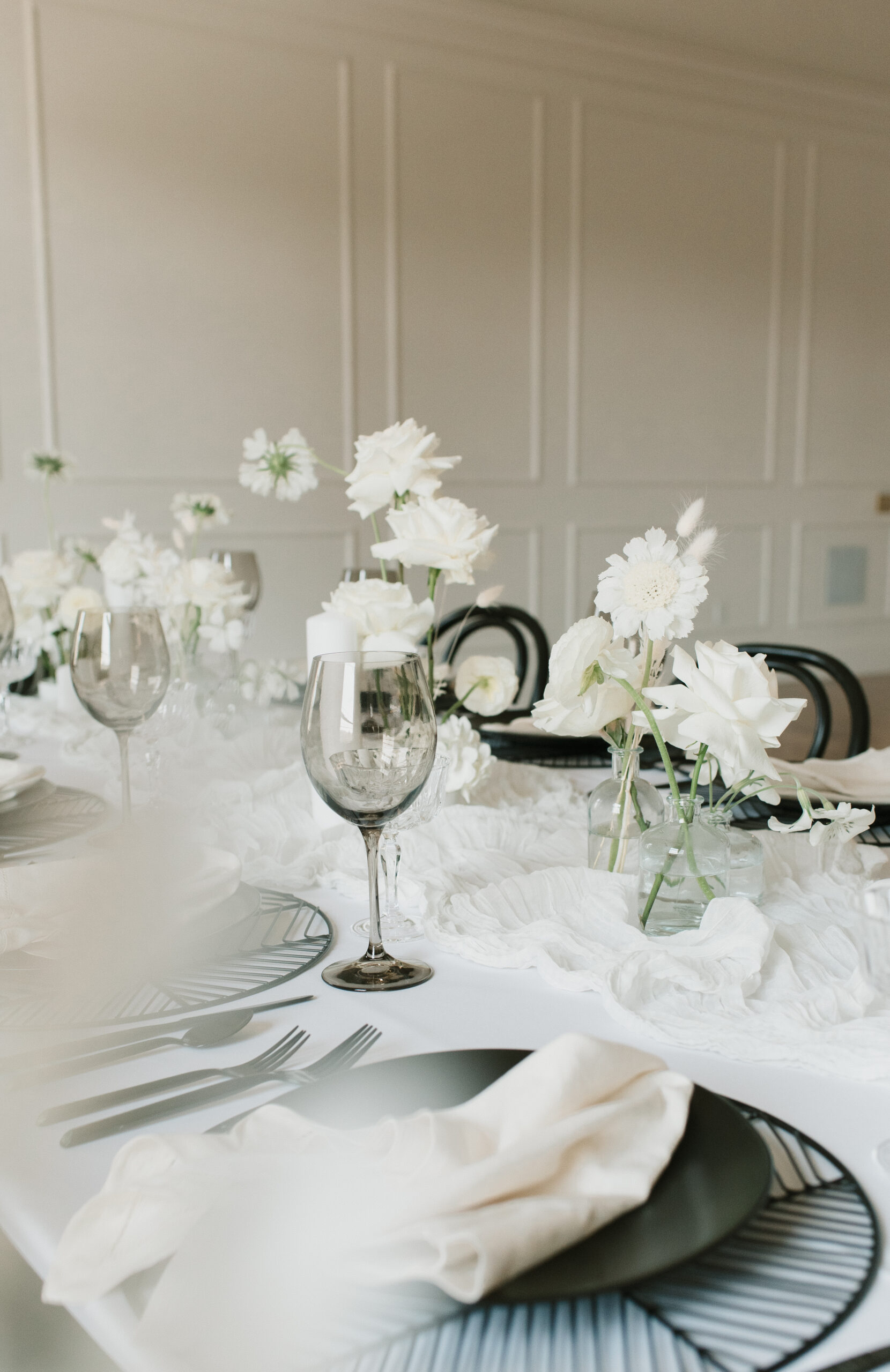 luxury white and black tablescape at micro wedding in oregon