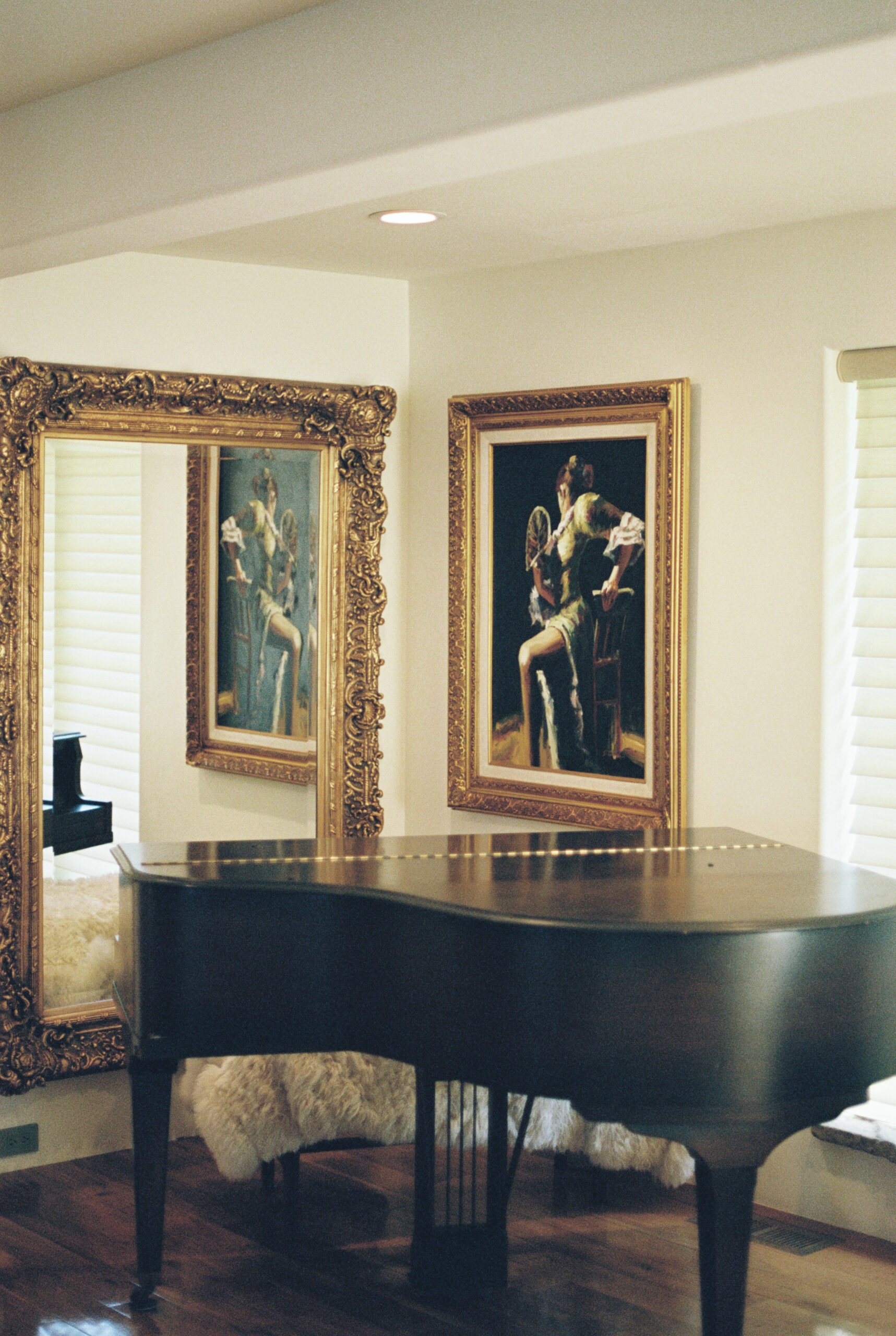 Film photo of the grand piano in the Griffin House