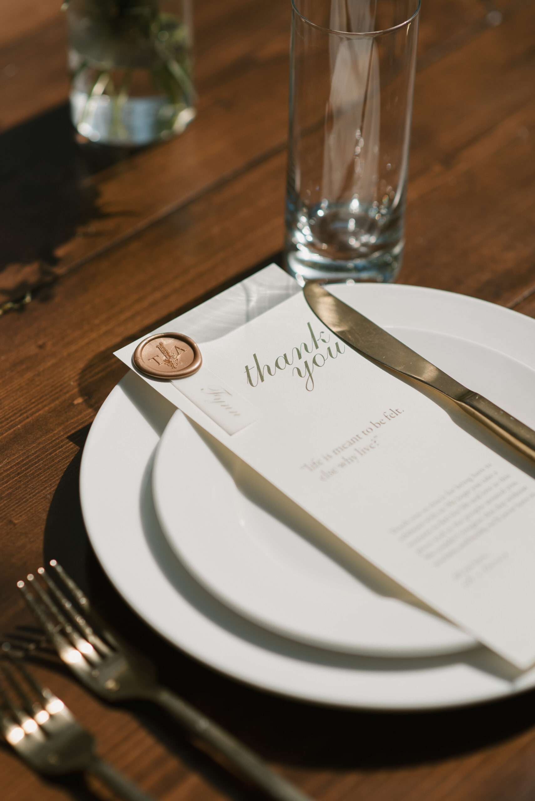 intimate thank you cards for their guests at their place seatings