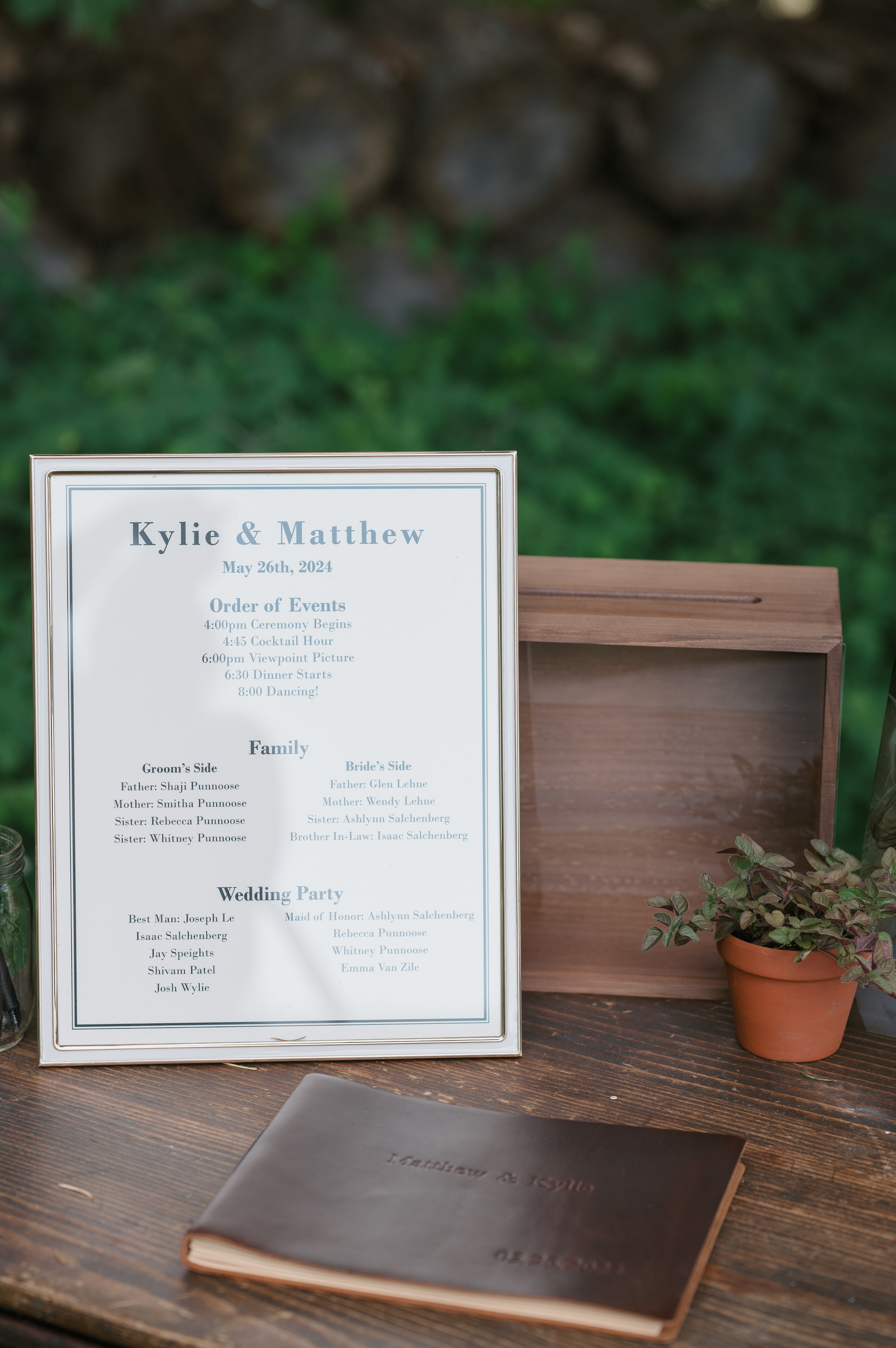 welcome table details at wedding