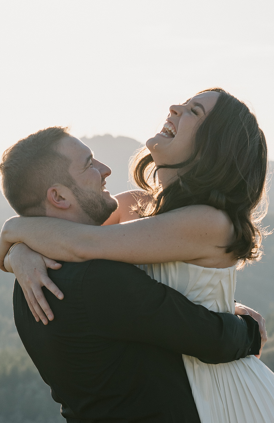 laughing candid couple photo inspiration