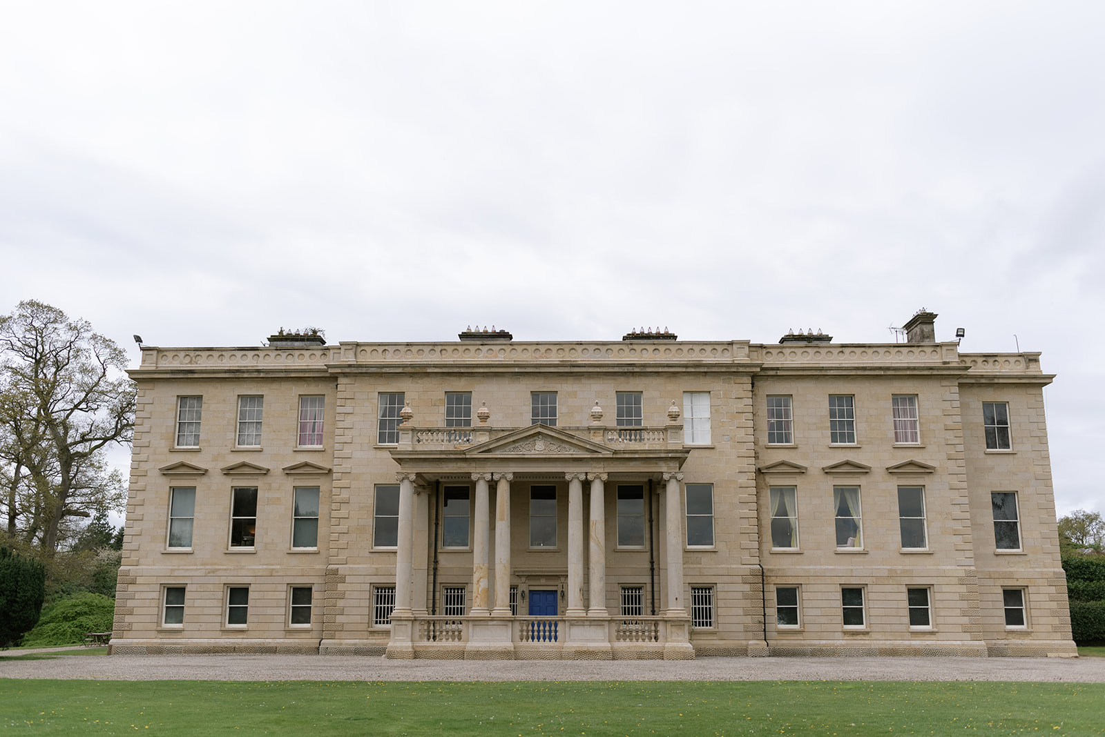 front shot of hilton park manor in ireland